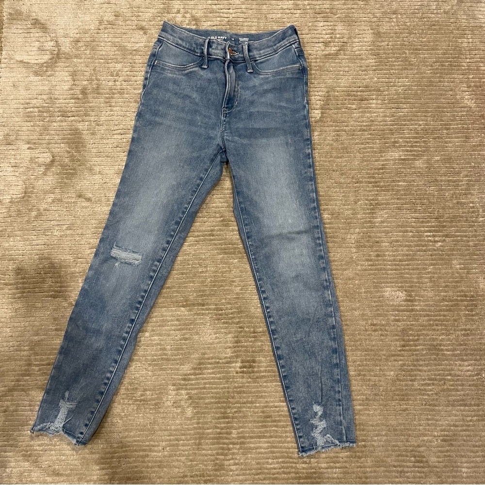 Girls’ Old Navy Rockstar Stretch Ripped Light-Wash Jeggings (12)